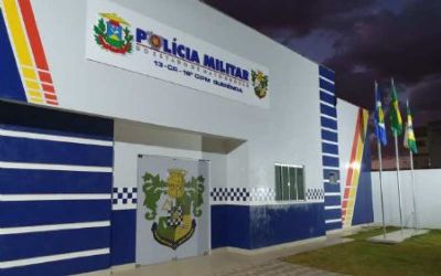 Homem chega de viagem e encontra sua casa vazia