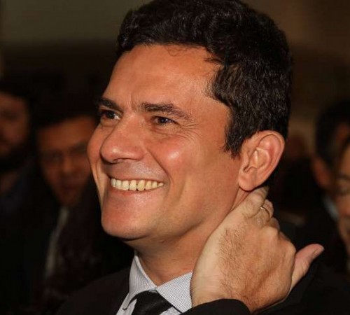 Associação de juízes defende Moro de ataques por sentença de Lula