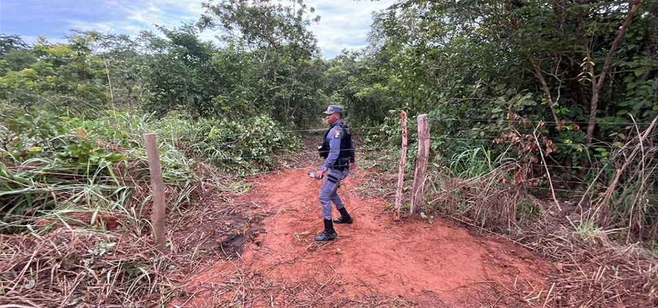 Polícia Militar impede invasão de terra; grileiros queriam chácara na beira do lago