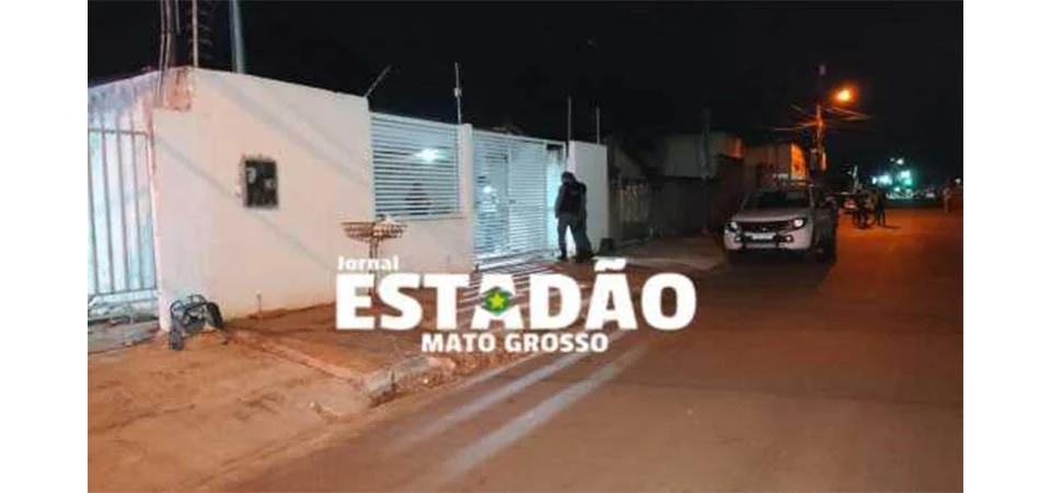 Dupla invade casa e mata homem com 4 tiros; polícia apreende 10 kg de pasta base. Vídeo