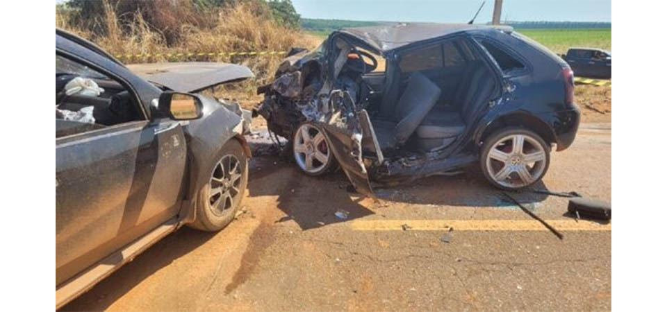 Jovem morre e outras duas pessoas ficam feridas após batida entre dois carros na MT-235