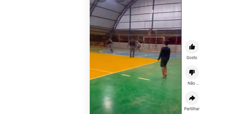 Itanhangá: Policiais Militares jogam futebol com crianças em Simione. Vídeo