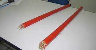 Filho espanca mãe com cabo de vassoura após ela se negar a dar o cartão para ele