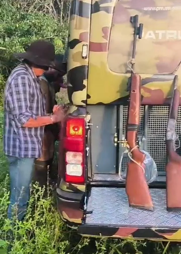 Polícia flagra garimpo ilegal e apreende armas e mercúrio em área