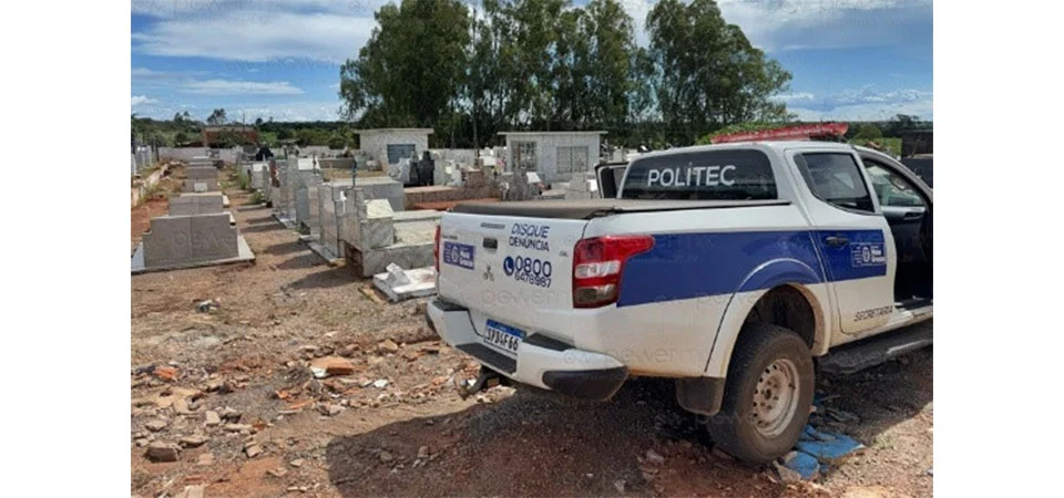 POLITEC encontra ritual m@cabro com oss@da humana e c@beça de porco