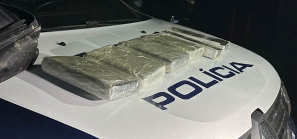 Motociclista sofre acidente e PM encontra 6 tabletes de maconha na mochila