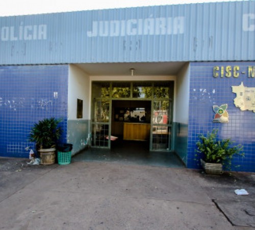 Sem dinheiro para pagar motel, cliente deixa mulher e some