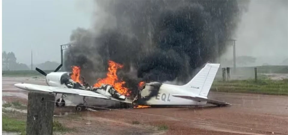 Brasnorte: Avião com suspeita de transporte de drogas faz pouso forçado e é incendiado em fazenda