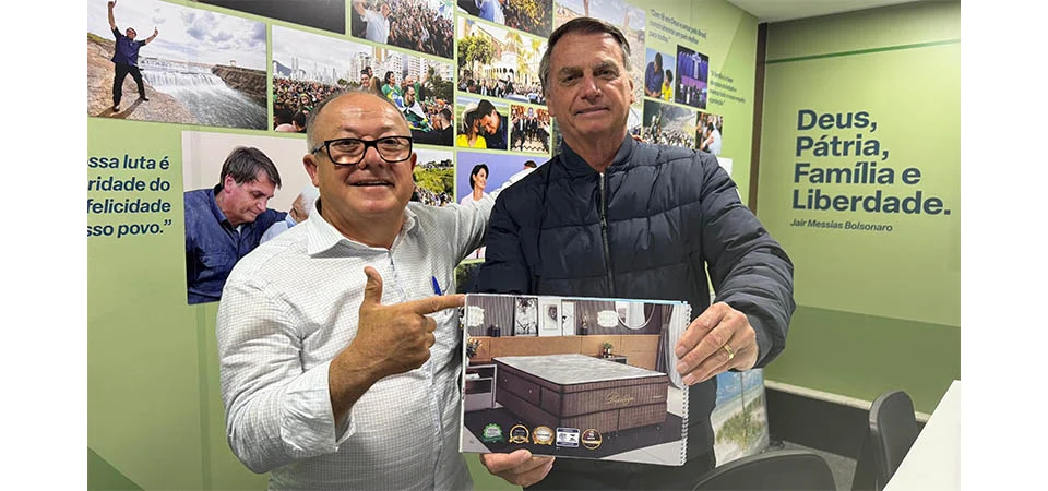 Itanhangá: Ari De Oliveira entrega Colchão Terapêutico ao Ex Presidente Bolsonaro