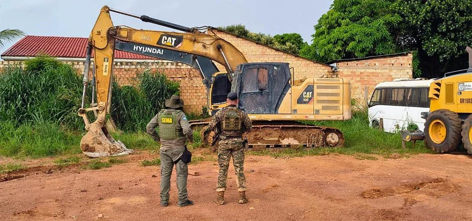 Sema e Bope identificam extração ilegal de minérios e multa 11 empreendimentos em R$ 550 mil. Vídeo
