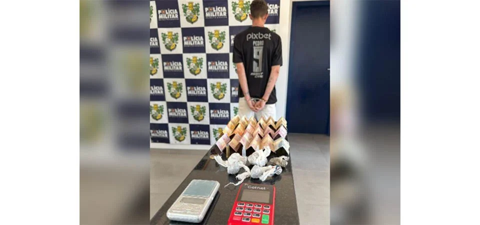 Ipiranga: PM prende traficante que tentou jogar maconha fora quando viu os policiais