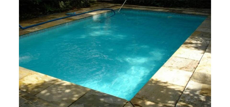 Menino de dois morre afogado na piscina da casa dos avós