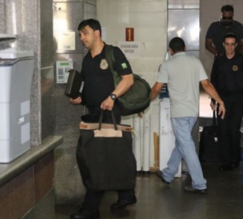 Polícia Federal dá batida em gabinetes de 7 deputados estaduais