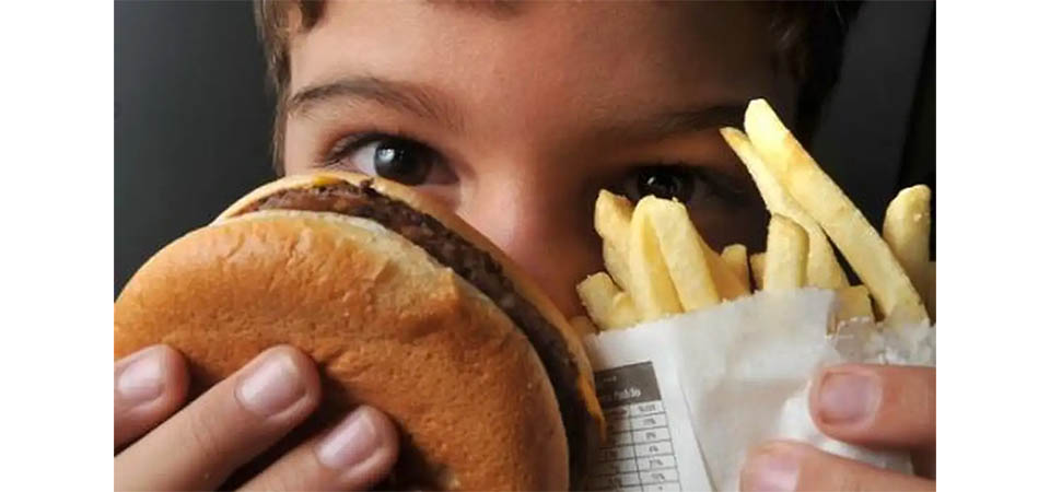 Crianças brasileiras estão mais altas e mais obesas, revela estudo