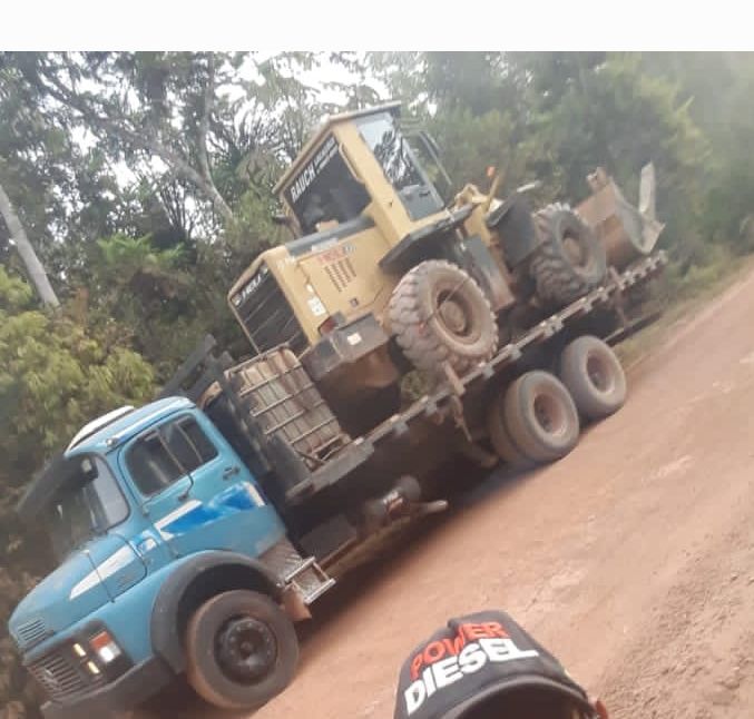 Trator e caminhão são furtados em fazenda e ladrões pedem R$ 20 mil para devolvê-los