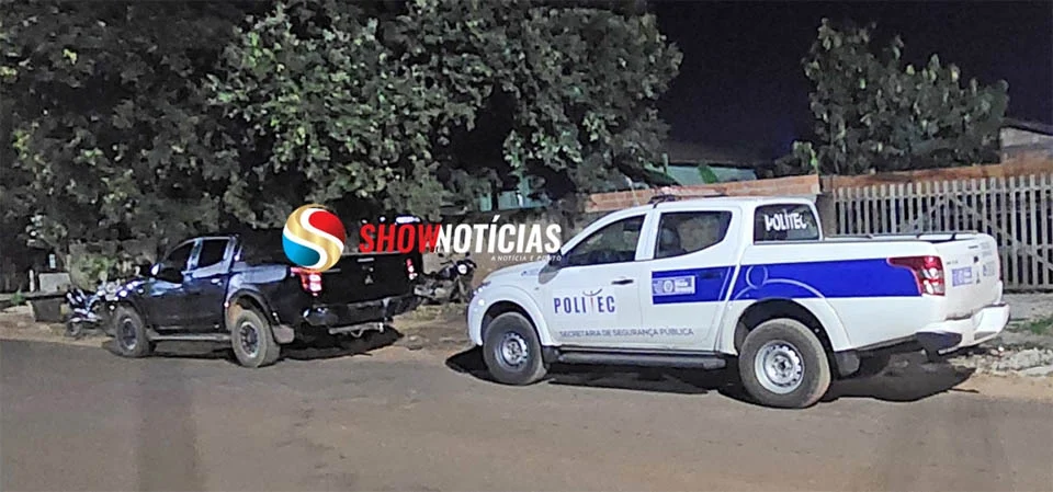 Homem de 27 anos é morto a tiros dentro de casa