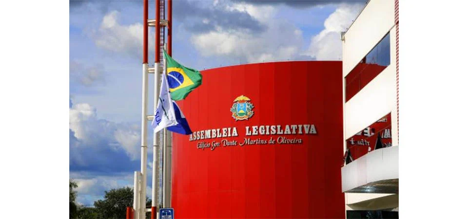 Assembleia mantém veto de Mauro Mendes e barra reajuste de 6,8% aos servidores do Judiciário em MT