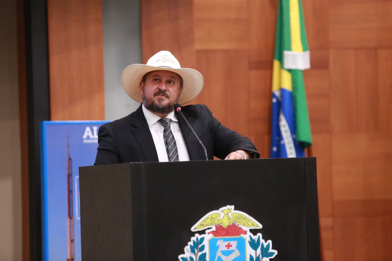 Projeto que proíbe passaporte da vacina é aprovado na AL