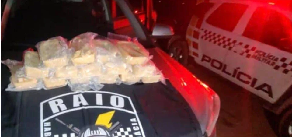 Polícia aborda motorista e apreende pasta base de cocaína avaliada em R$ 500 mil