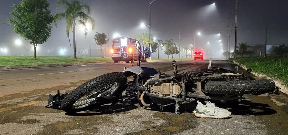 Jovem morre e outro é socorrido após acidente de motocicleta