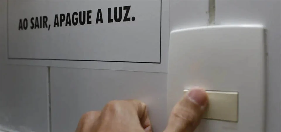 Aneel reduz para amarela bandeira tarifária de energia em novembro