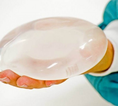 Família diz que CRM condenou cirurgião a censura pública por morte de bancária