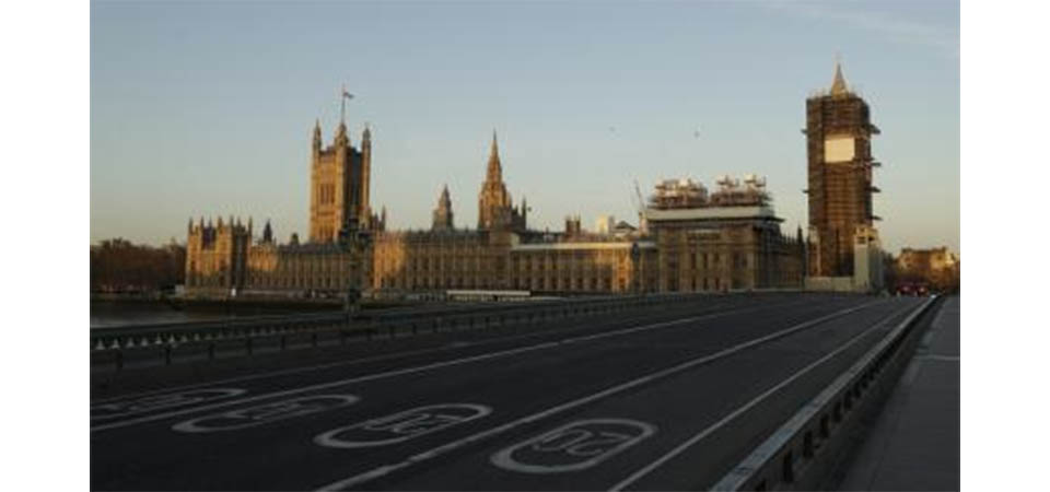 Larvas em prédio revelam corpo de vizinha morta há dois anos