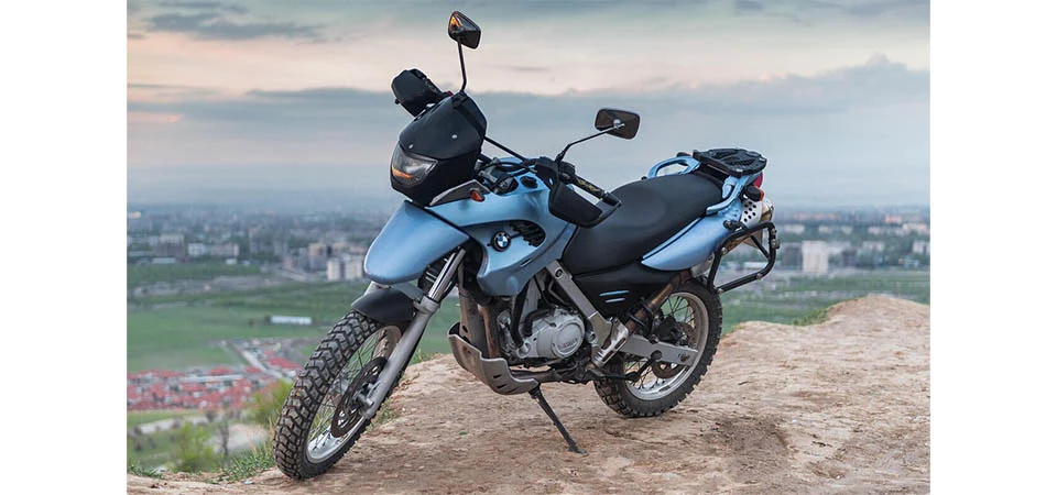 Um estudo japonês comprova que andar de moto faz bem para o cérebro: melhora a atenção e a memória