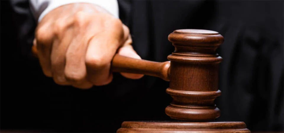 Jovem que matou padrasto para defender mãe é absolvido pelo júri popular