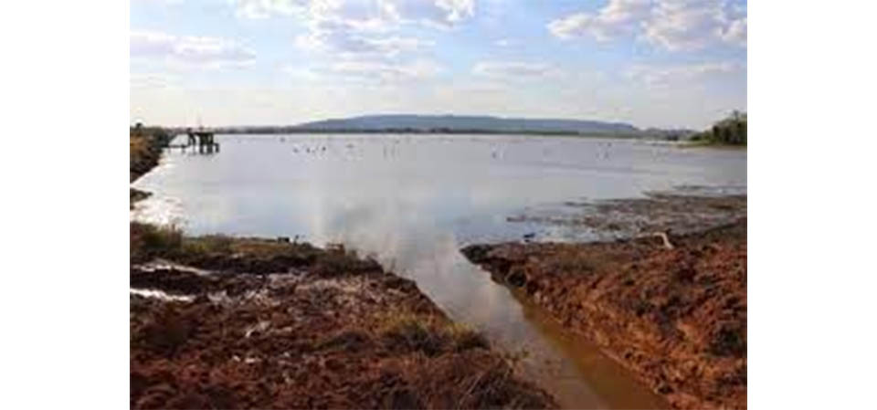 Bebê de 1 ano morre em represa após ser deixado pela mãe com a irmã de 10 anos