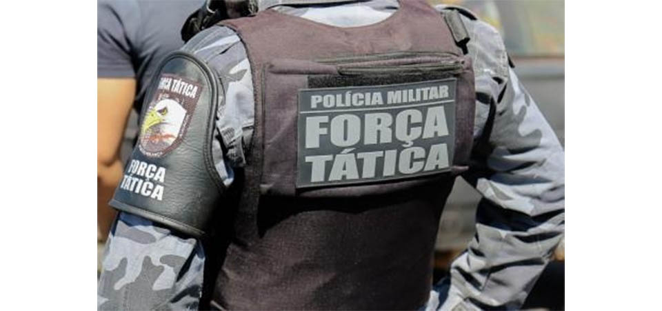 Ladroes invadem casa de empresário, fazem mulher refém e roubam grande quantidade de joias