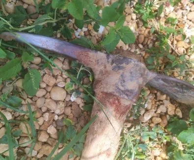 Ajudante mata pedreiro com picareta durante briga em obra