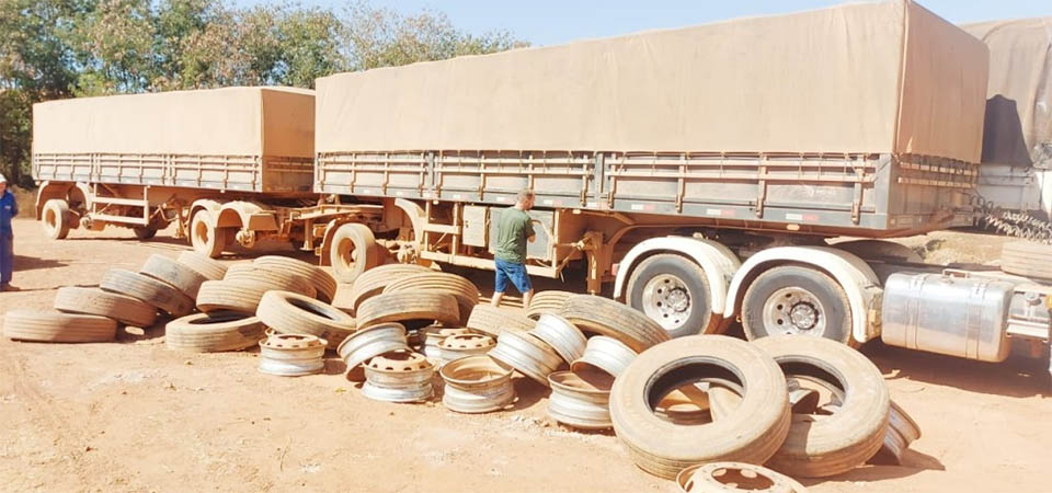 Polícia Civil recupera semirreboque roubado com 40 toneladas de milho de pipoca