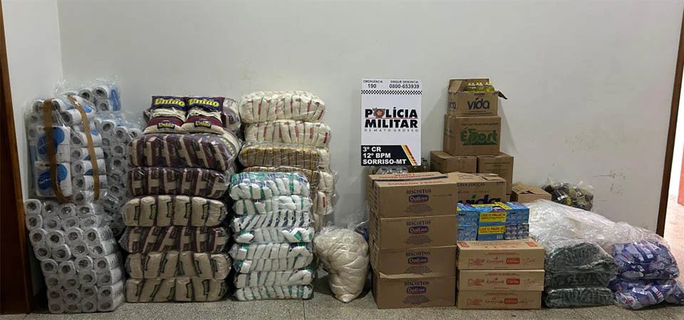 PM detém duas mulheres que armazenavam alimentos para cestas básicas a mando de facção