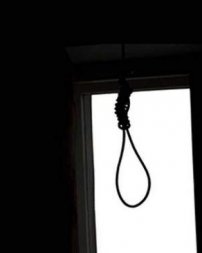 Mãe encontra filha trans de 17 anos morta dentro de quarto