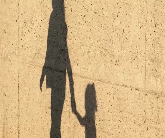 Bandidos tentam sequestrar menina de 10 anos na porta de escola