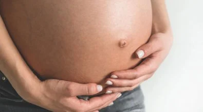 Marido é preso por manter grávida de 14 anos “presa” em casa