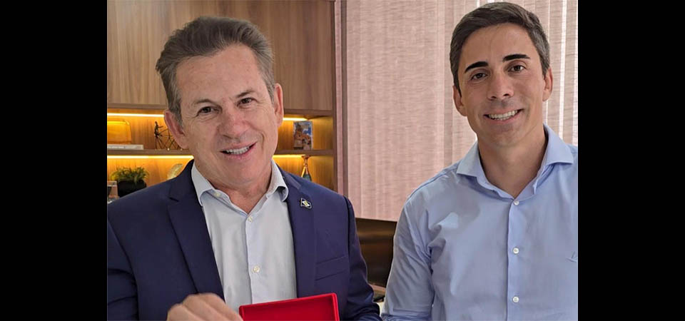 Governador recebe prêmio nacional por alfabetização na idade certa