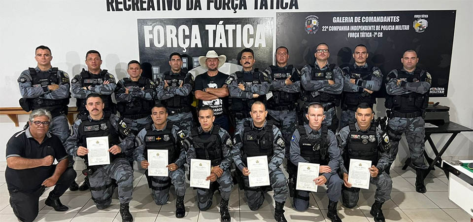 Cattani homenageia PMs que prenderam membro do FNL envolvido com tráfico