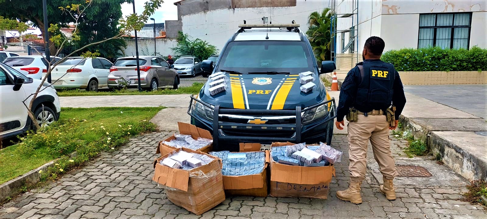 PRF realiza maior apreensão de anfetaminas em ônibus