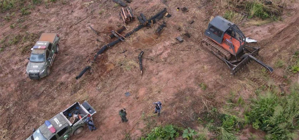 Batalhão Ambiental apreende máquinas utilizadas na extração de madeira e garimpo ilegal