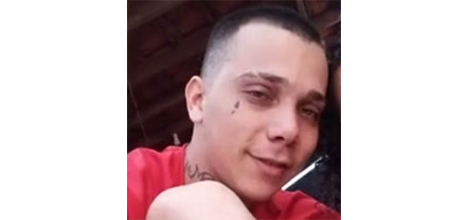 Mulher ouve gritos e flagra marido estuprando filha de 9 anos