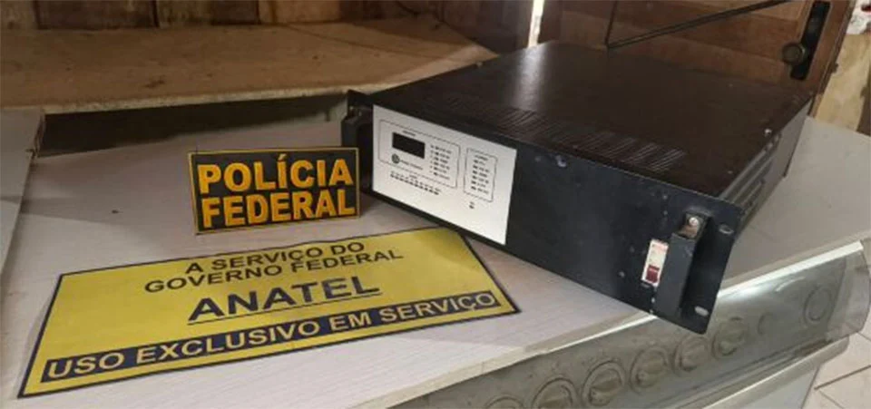 Porto: PF e Anatel desativam rádio clandestina