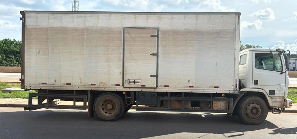 Polícia Civil recupera carga de produtos agropecuários e veículos furtados em empresa