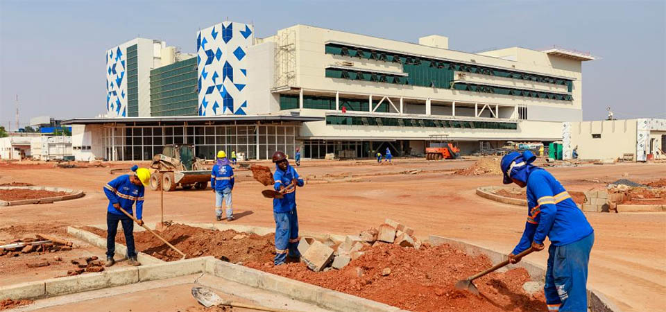 Hospital Central será entregue em 2024 após Governo de MT retomar obra parada há mais de 30 anos