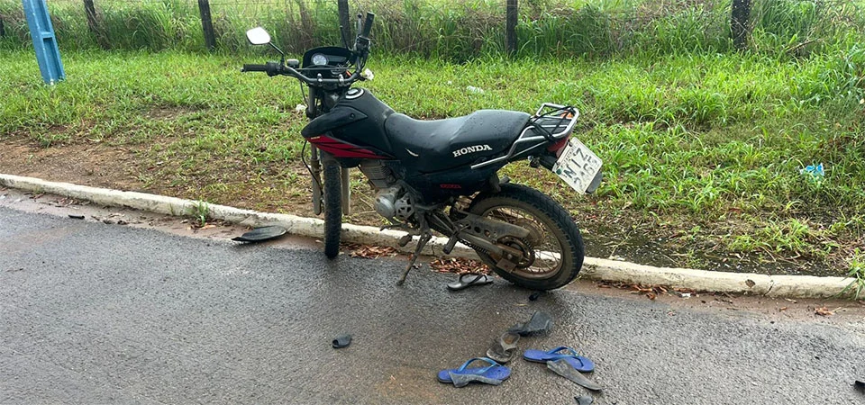Irmãos gêmeos de 13 anos sofrem acidente de motocicleta; um m0rreu e outro ficou ferido