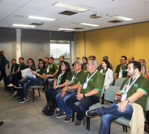 Mato-grossenses visitam Centro de Administração Sicredi e discutem crédito cooperativo