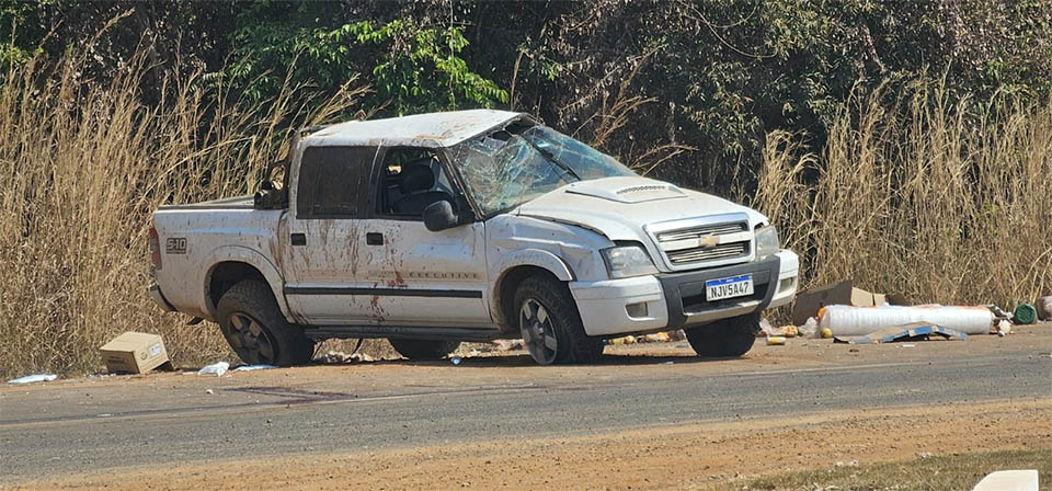 Homem de 41 anos morre após capotar S10 na MT-242