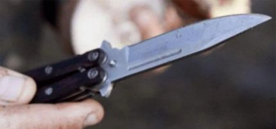 Homem mata o amigo com golpes de canivete durante bebedeira em casa