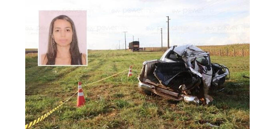 Mulher de 33 anos morre em grave acidente entre carreta e caminhonete na BR-163
